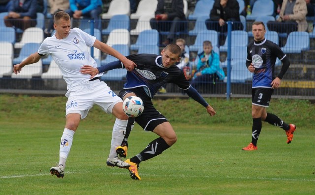 JKS Jarosław wygrał piąty mecz z rzędu w 3 lidze. Tym razem skromnie 1:0 (0:0) ograł Unię Tarnów. Bramkę na wagę trzech punktów strzelił w 51. min Paweł Hass.