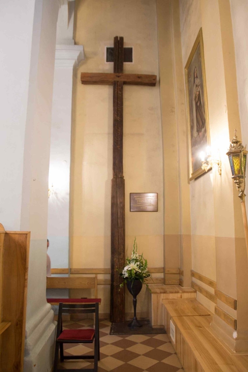 W niedzielę uroczyście poświęcono nowy krzyż w Mircu (ZDJĘCIA)
