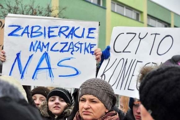 Dwa tygodnie temu protestowano przeciwko planom likwidacji Gimnazjum numer 1 w Tarnobrzegu.