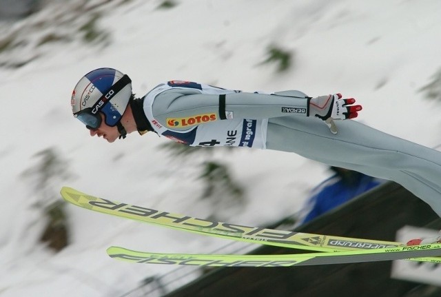 Adam Małysz powalczy w Kuusamo o pierwsze punkty.