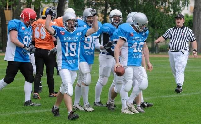 Zawodnicy Angels Toruń mają powody do radości. Drużyna awansowała do play off i powalczy o awans do pierwszej ligi