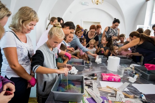 Festiwalowi zawsze towarzyszą różnego rodzaju warsztaty.