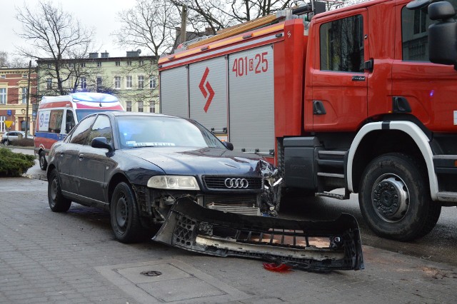 Wypadek na Drzymały w Bytowie. Jedna osoba ranna/