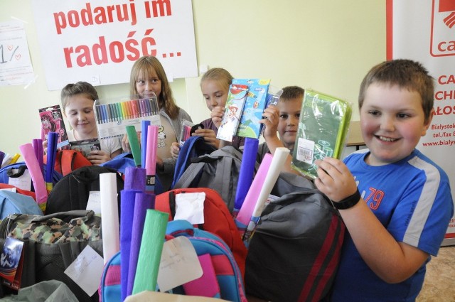 Caritas Archidiecezji Białostockiej rozpoczęła wydawanie wyprawek szkolnych.