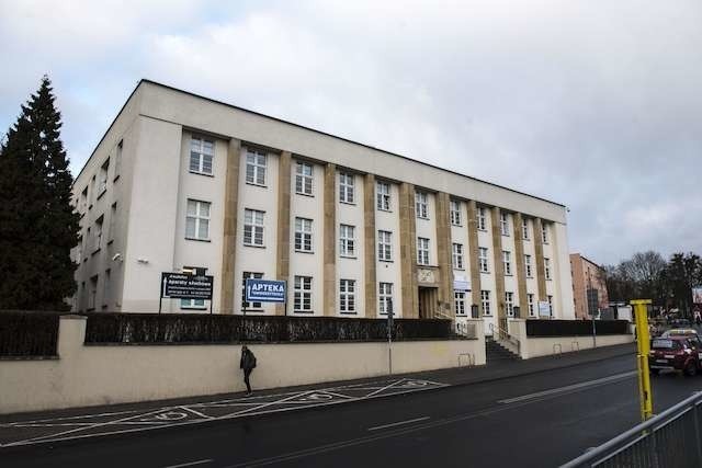 Budynek Kasy Chorych, po reformie służby zdrowia w 1934 roku przechrzczony na „ubezpieczalnię”. Nazwa ta jest używana w Toruniu do dziś