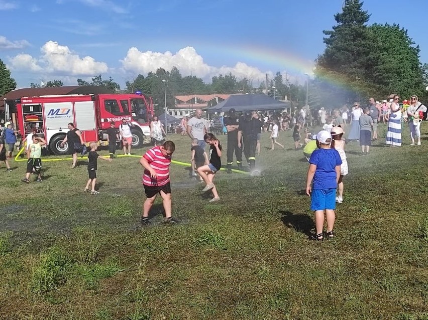 W niedzielę amfiteatr w Stąporkowie pełen był witających...