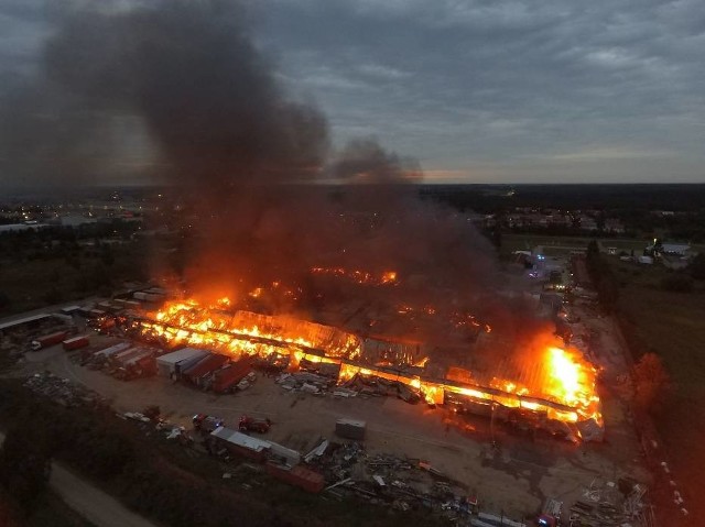 Pożar firmy Opak w Szczecinku.