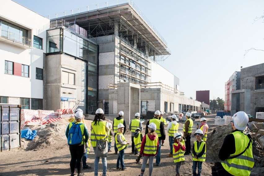 Wśród nich są takie jak: kierownicy budów, inżynierowie...