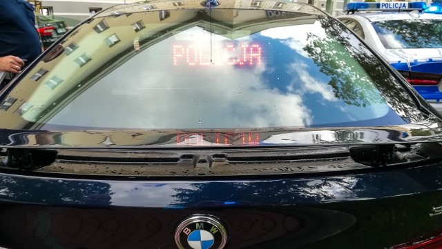 Policyjna grupa SPEED porusza się oznakowanymi i nieoznakowanymi BMW
