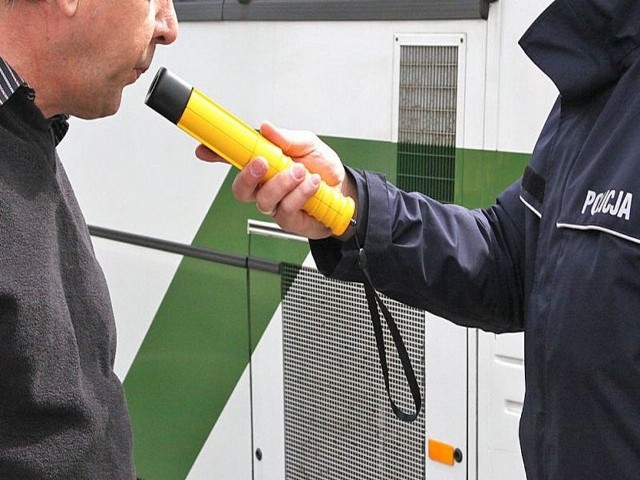 Grudziądzcy policjanci zatrzymali dwóch kierujących pod wpływem alkoholu.