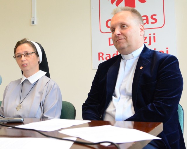 Siostra Anna Lis i ksiądz Robert Kowalski apelowali o pomoc dla dzieci polskiego pochodzenia na Ukrainie.