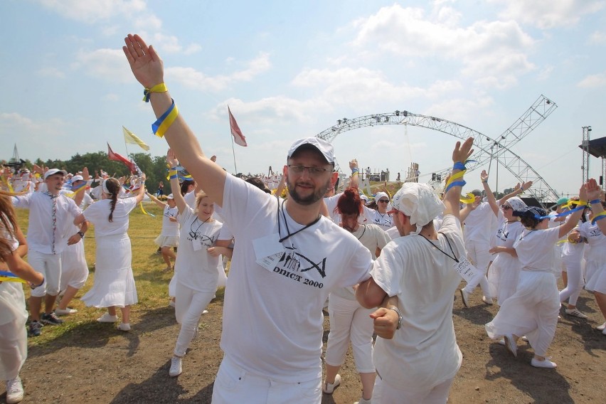 Lednica 2018. Tysiące młodych osób na Polach Lednickich