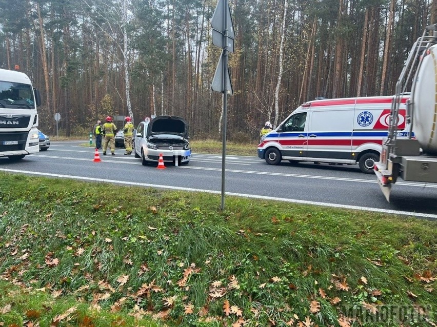 Zderzenie samochodów na DK nr 46. Do kolizji doszło w okolicy miejscowości Mnichus. Na miejscu interweniowały służby