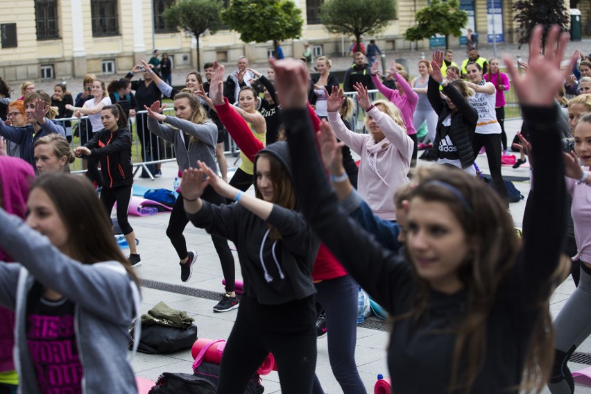 Kraków. Niesamowity trening pod gołym niebem z Ewą Chodakowską [ZDJĘCIA UCZESTNIKÓW]