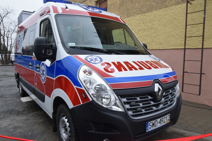 W Wodzisławiu Śląskim oddano do użytku nowy ambulans i...