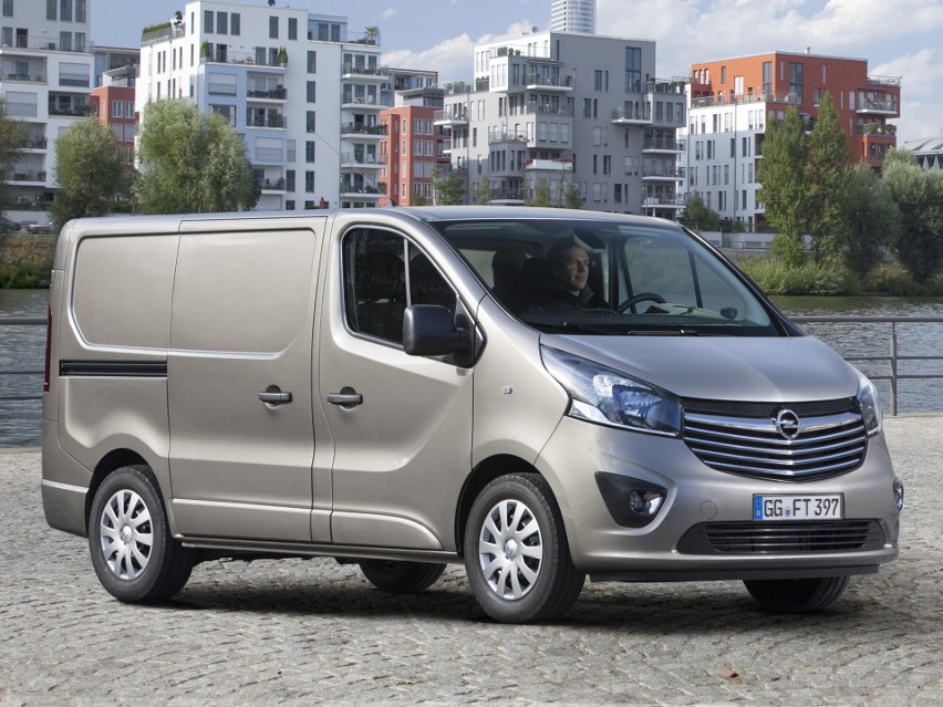 Opel Vivaro - zwycięzca w kategorii minibus. Liczba...