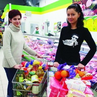 Magdalena Rzepińska i Małgorzata Bogdanowska na zakupach dla rodziny Senderskich