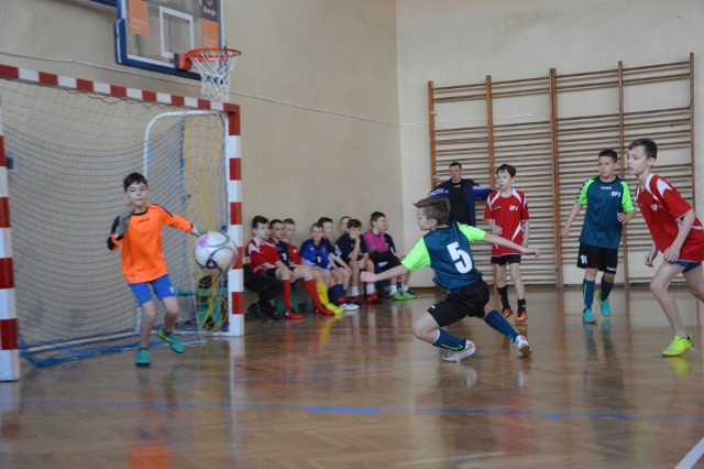 W sobotę w Szkole Podstawowej nr 4 w Słupsku odbył się Halowy Turniej Piłki Nożnej o Puchar Dyrektora Szkoły Podstawowej nr 4 w Słupsku.