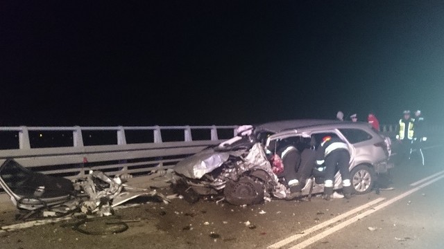 Tragiczny wypadek na S1 w Mierzęcicach pochłonął dwie osoby.