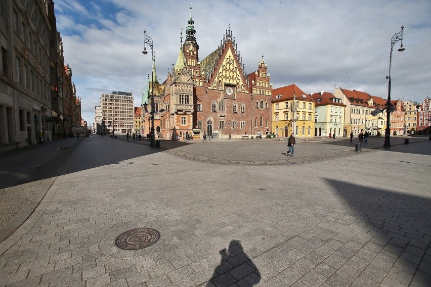 Wrocław opustoszał. Ludzie boją się koronwirusa