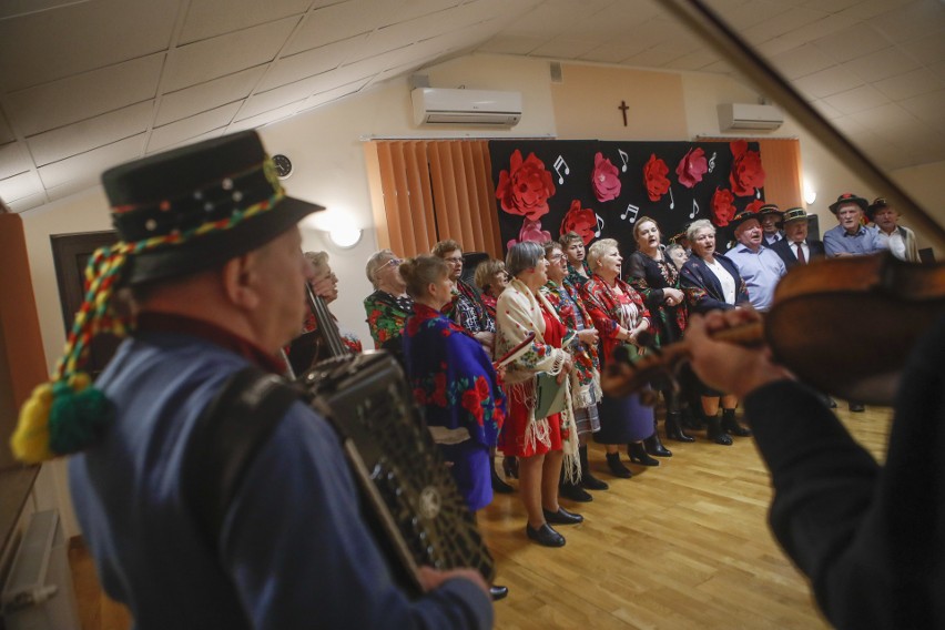 Wielkie śpiewanie na Dzień Babci i Dziadka w RDK Matysówka [ZDJĘCIA]