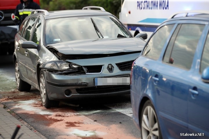 17-latka ranna w wypadku w Agatówce blisko Stalowej Woli. Droga krajowa 77 była zablokowana. Zobacz zdjęcia
