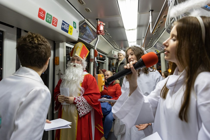 Tak wyglądało wspólne kolędowanie w świątecznym tramwaju w Krakowie