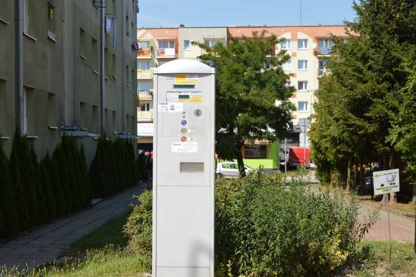 Na wszystkich parkometrach w Bytowie pojawiły się instrukcję...