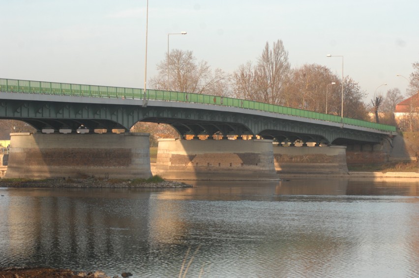 Nowy most na Warcie w Kostrzynie ma powstać w miejscu teraz...