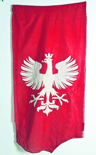 Flagę Janina Bębenek przekazała w 1968 r. do Muzeum...