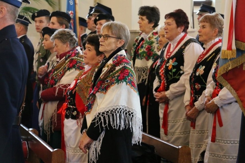Uroczyste obchody Święta Niepodległości w gminie Morawica. Był widowiskowy korowód prowadzony przez Szkolno-Gminną Orkiestrę Dętą ZD