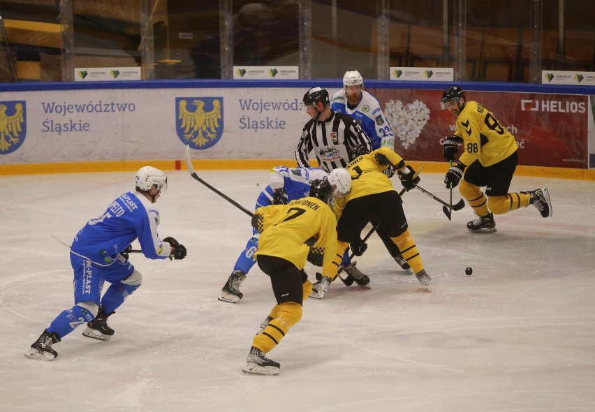 Hokeiści GKS Katowice, ku rozpaczy swoich kibiców, przegrali...