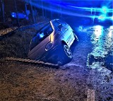 Wypadek w Skawinie. Nocą pojazd wpadł do rowu. Kierowca był całkowicie pijany