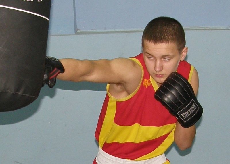 Mateusz Michalski w trakcie treningu w hali w
Słupsku.