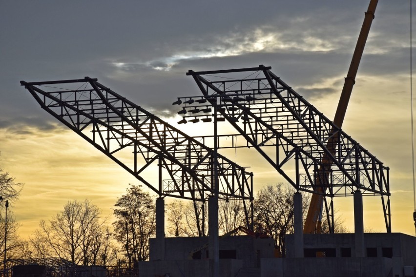 Budowa stadionu w Szczecinie: Trybuny, zadaszenie i przebudowa ulicy [ZDJĘCIA] 