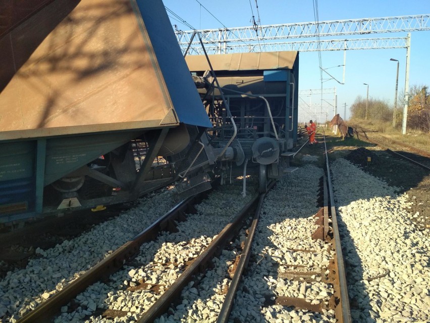 Wykolejenie pociągu w Strzelcach Opolskich. Kolej przywróciła ruch, ale linia jest częściowo uszkodzona i będzie wymagać remontu