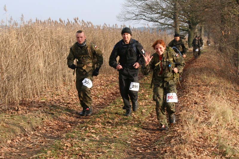 Maraton Komandosa 2015 WYNIKI Trzeci raz z rzędu wygrał por. Piotr Szpigiel [ZDJĘCIA]