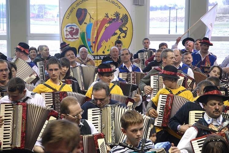 W Miastku, podczas niedzielnego Dnia Jedności Kaszubów,...