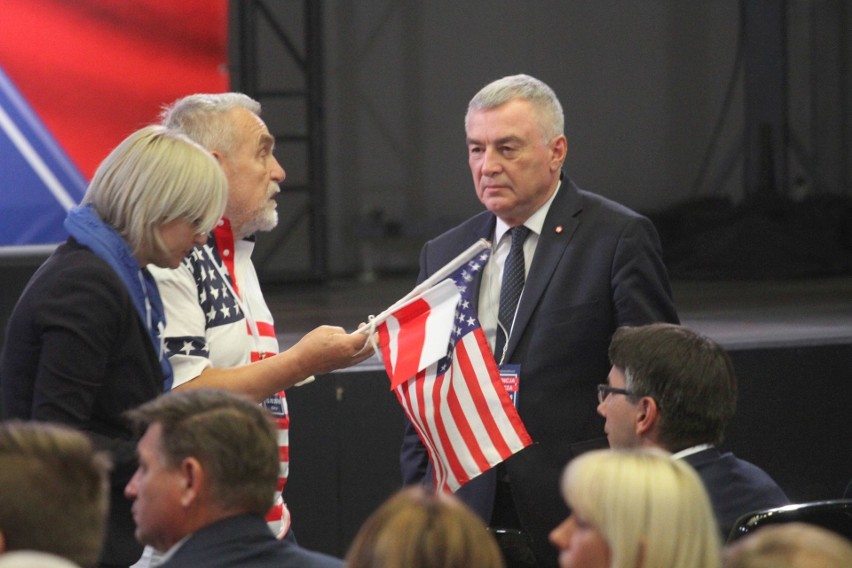 Jarosław Kaczyński i Mateusz Morawiecki w sobotę na konwencji wyborczej PiS w Kielcach [ZAPIS TRANSMISJI]