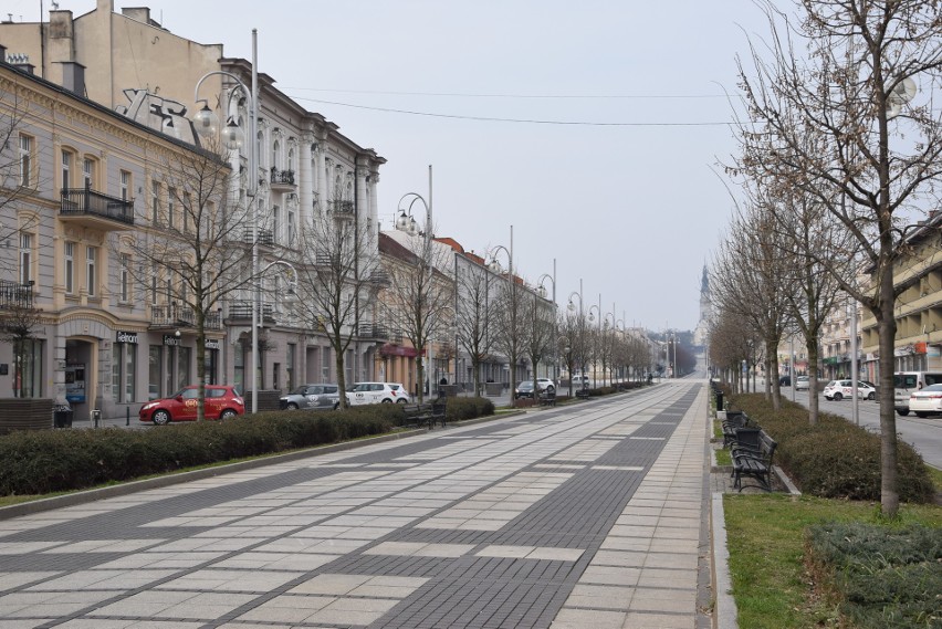 Aleje NMP w Częstochowie, 29 marca 2020 roku....