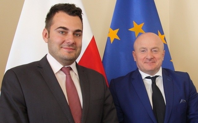 Prezydent Łomży Mariusz Chrzanowski i Jarosław Stawiarski, Sekretarz Stanu w Ministerstwie Sportu i Turystyki.