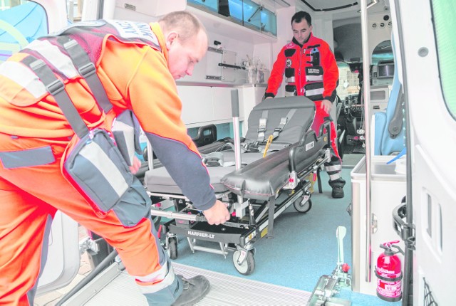 Krakowskie pogotowie ma już ambulans z noszami o nośności 400 kg. Kiedy taki sprzęt dotrze do nas?