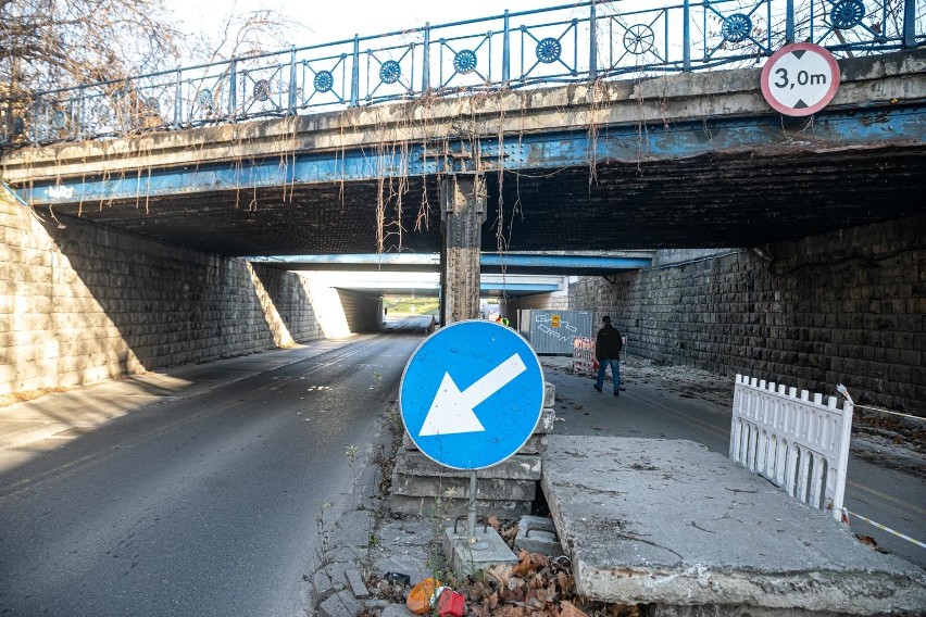 Pod wiaduktem kolejowym przy ul. Prądnickiej ma pozostać po...