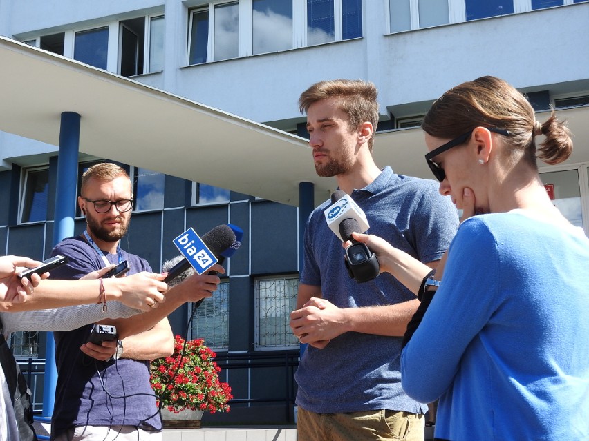 Konferencja prasowa ONR Białystok pod Urzędem Miejskim