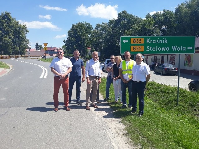 Przekazanie do remontu drogi w Zdziechowicach