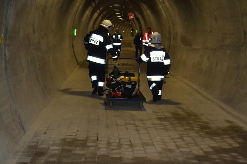 Laliki: "atak terrorystyczny" i "wypadek" w tunelu Emilia ZDJĘCIA