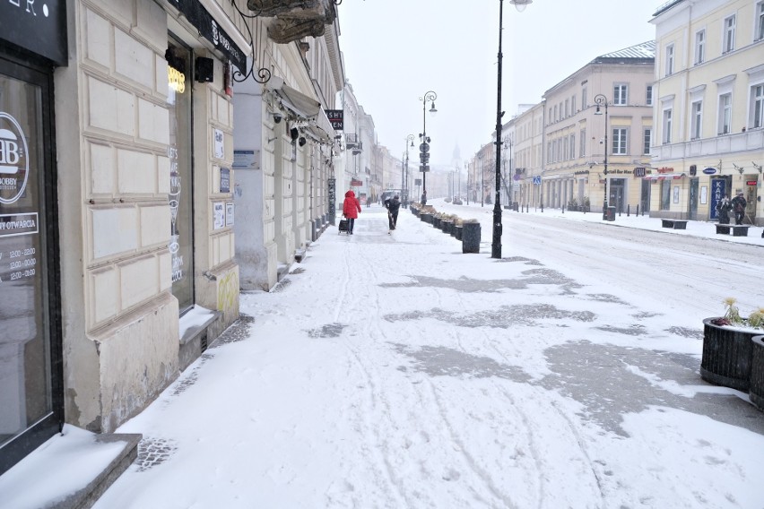 Atak zimy w Warszawie i na Mazowszu. Intensywne opady śniegu...