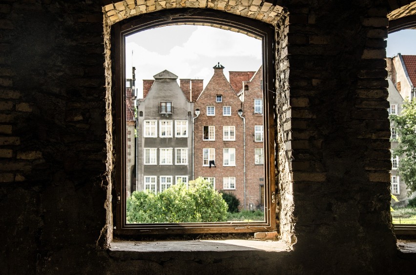 Opuszczone spichlerze Mały i Wielki Groddeck w Gdańsku wciąż straszą. Tu czas się zatrzymał [zdjęcia]