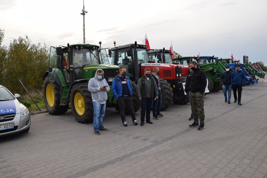 Protest Agrounii koło Zduńskiej Woli. Rolnicy wyjechali na...