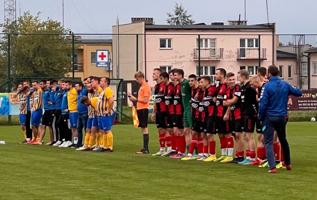 Arka Pawłów wyeliminowała w Pucharze drużynę Orląt Kielce, grającą w Hummel 4. lidze.